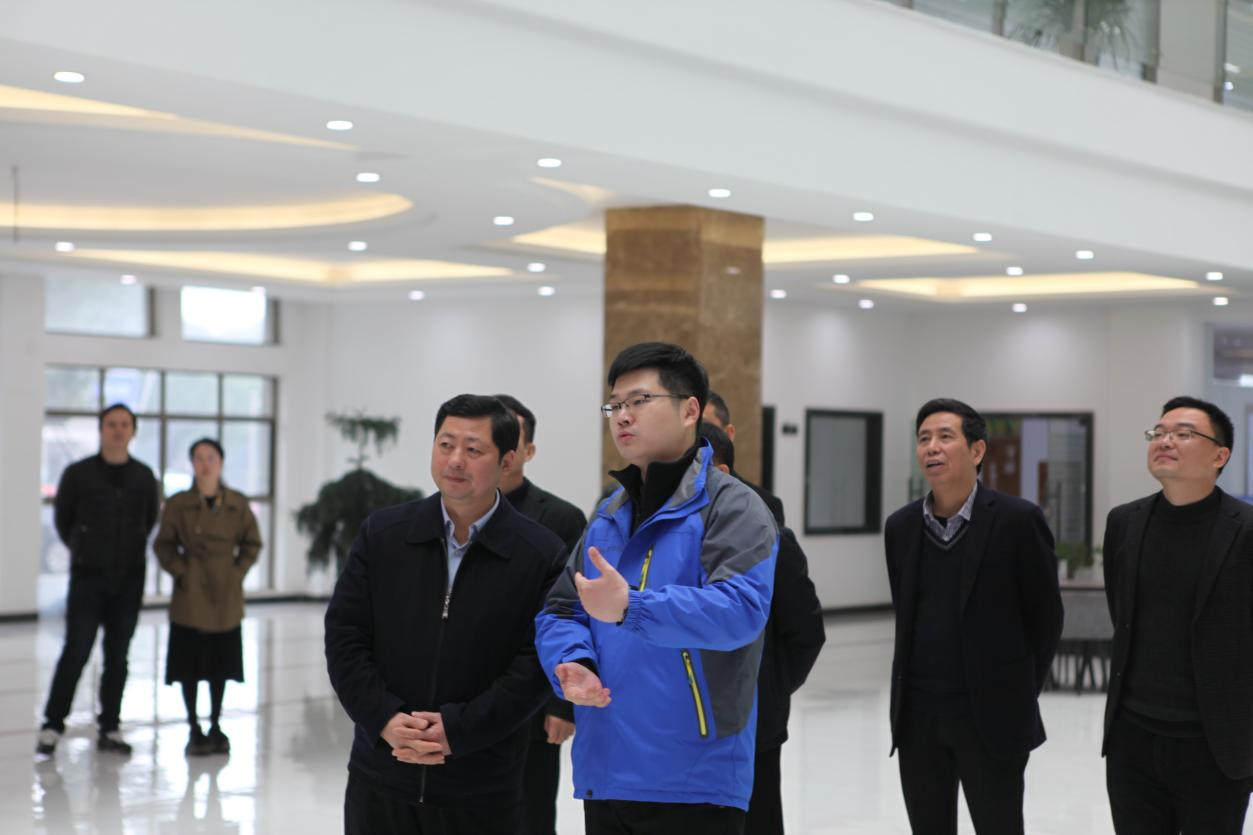 紹興市人大常委會(huì )主任譚志桂來(lái)我司調研